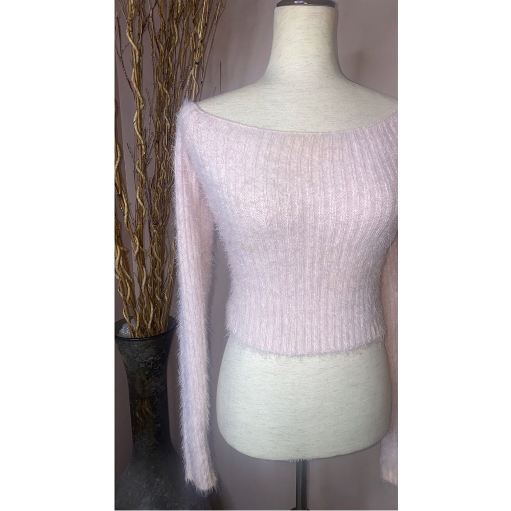 🚫SOLD🚫NWOT Windsor off the shoulder eyelash/ fuzzy knit cropped sweater sz M - Picture 6 of 10